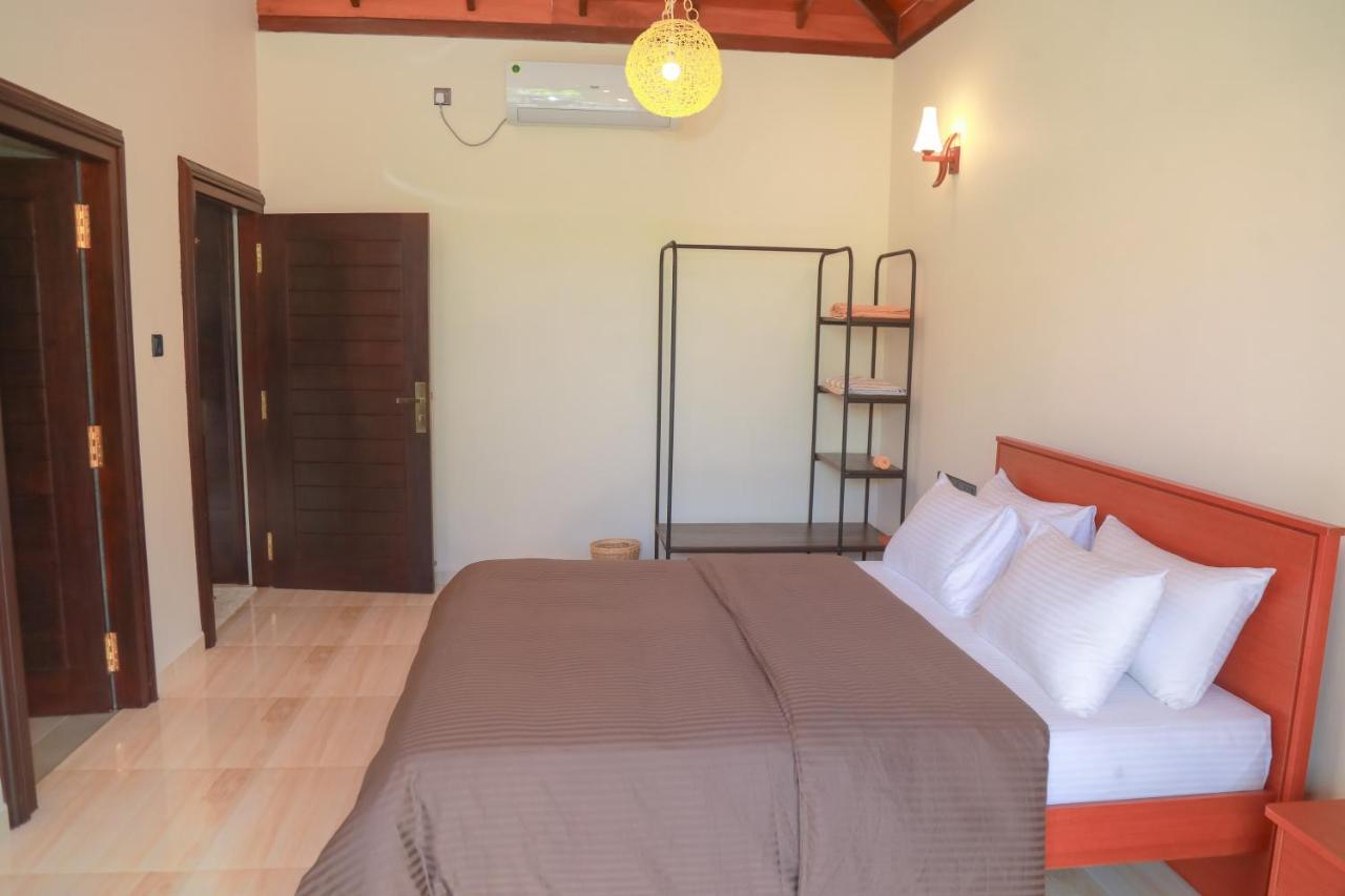 Villa Ibson - 02 With 4 Bedrooms & Salt Water Swimming Pool Hikkaduwa