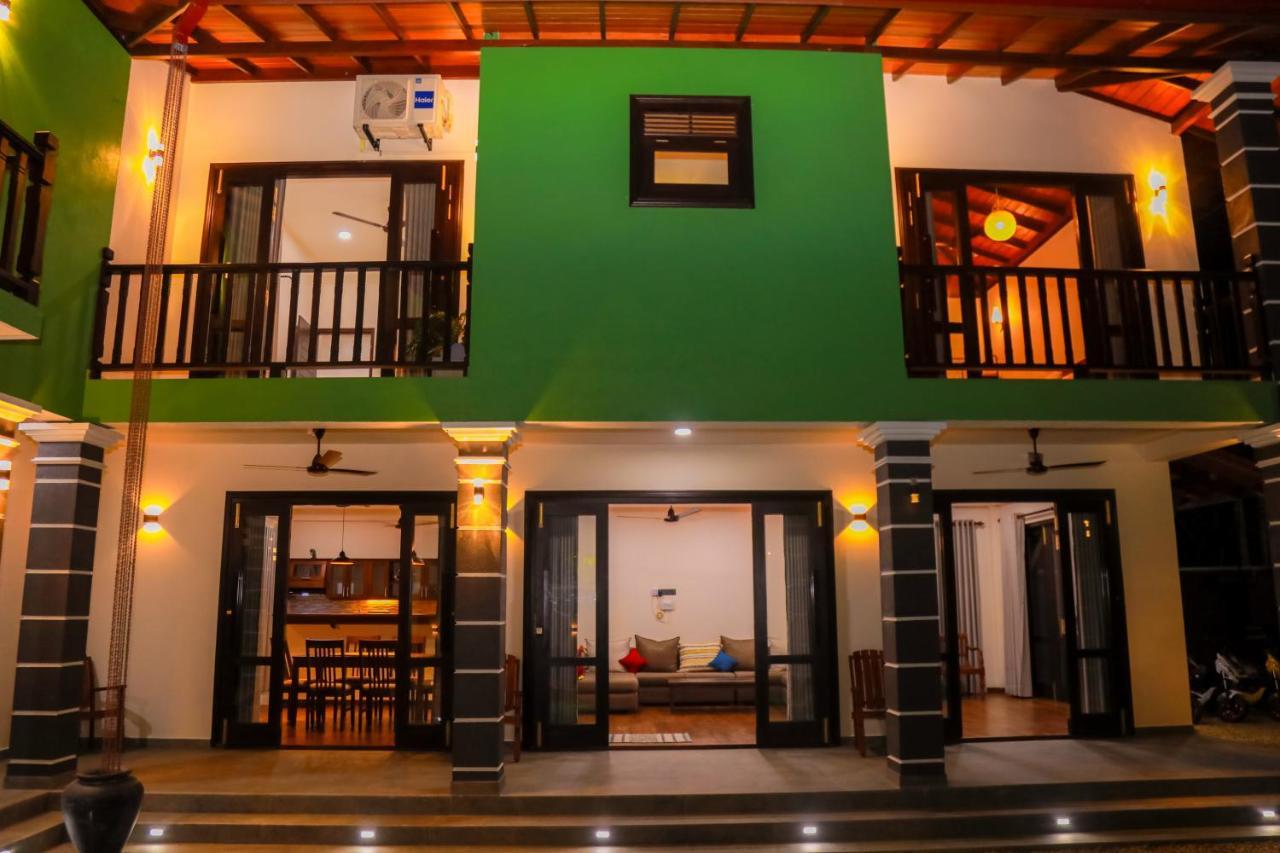 Villa Ibson - 02 With 4 Bedrooms & Salt Water Swimming Pool Hikkaduwa