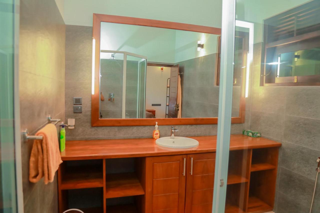 Ibson - 02 With 4 Bedrooms & Salt Water Swimming Pool * Хиккадува