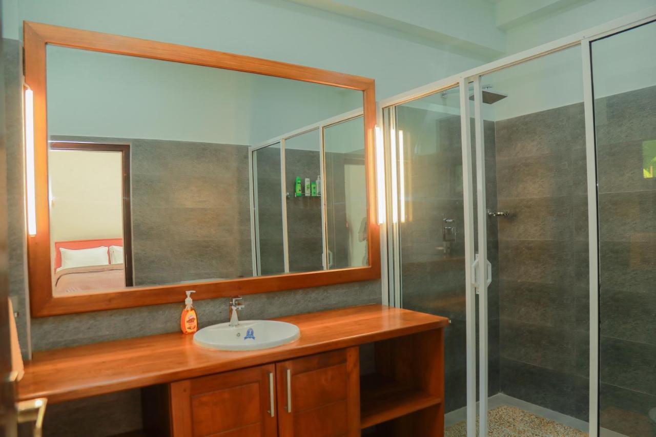 Ibson - 02 With 4 Bedrooms & Salt Water Swimming Pool * Hikkaduwa
