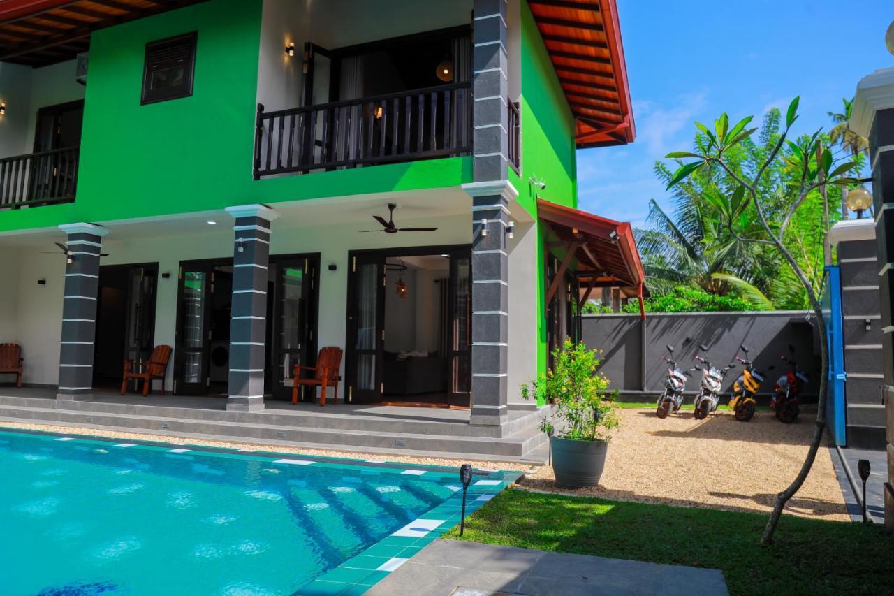Ibson - 02 With 4 Bedrooms & Salt Water Swimming Pool Villa Hikkaduwa